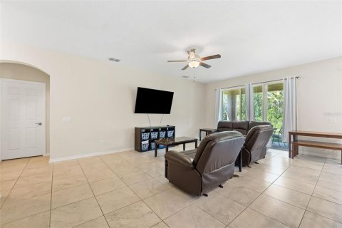 House in Tampa, Florida 7 bedrooms, 513.1 sq.m. № 1337810 - photo 9