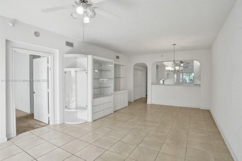 Copropriété à vendre à Tamarac, Floride: 2 chambres, 140.1 m2 № 981332 - photo 13