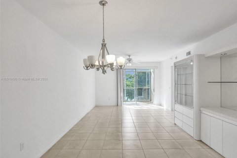 Copropriété à vendre à Tamarac, Floride: 2 chambres, 140.1 m2 № 981332 - photo 12