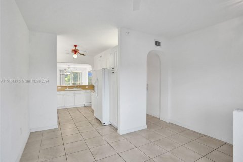 Copropriété à vendre à Tamarac, Floride: 2 chambres, 140.1 m2 № 981332 - photo 7