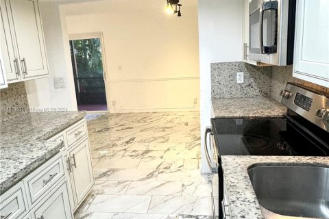 Adosado en venta en Davie, Florida, 3 dormitorios, 160.16 m2 № 1395118 - foto 3