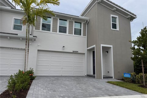 Townhouse in Westlake, Florida 3 bedrooms, 155.05 sq.m. № 1332595 - photo 1