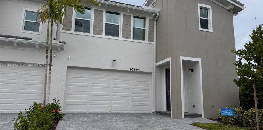 Townhouse in Westlake, Florida 3 bedrooms, 155.05 sq.m. № 1332595