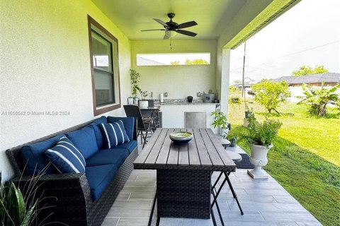 Casa en venta en Cape Coral, Florida, 3 dormitorios № 1332555 - foto 26