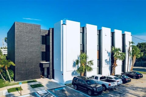 Immobilier commercial à louer à Clearwater, Floride: 53.42 m2 № 1378204 - photo 2