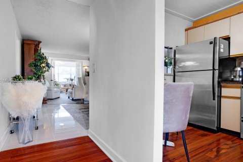 Condo in Sunrise, Florida, 1 bedroom  № 1291248 - photo 21