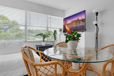 Condo in Sunrise, Florida, 1 bedroom  № 1291248 - photo 30