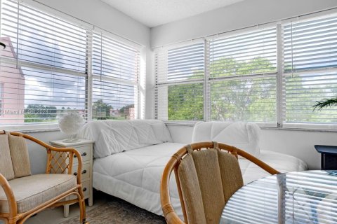 Condo in Sunrise, Florida, 1 bedroom  № 1291248 - photo 3