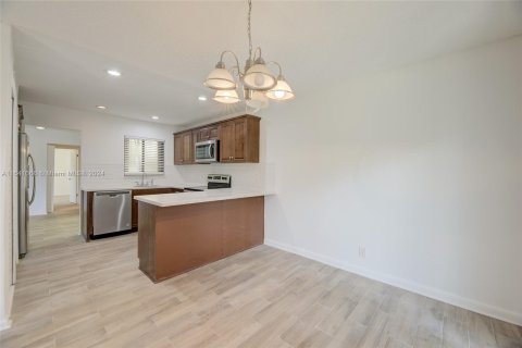 Adosado en venta en Tamarac, Florida, 2 dormitorios, 116.59 m2 № 1318760 - foto 22