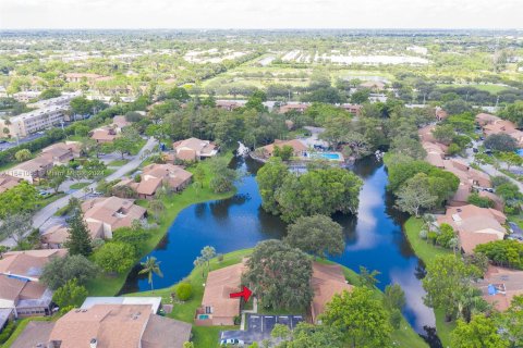 Touwnhouse à vendre à Tamarac, Floride: 2 chambres, 116.59 m2 № 1318760 - photo 9