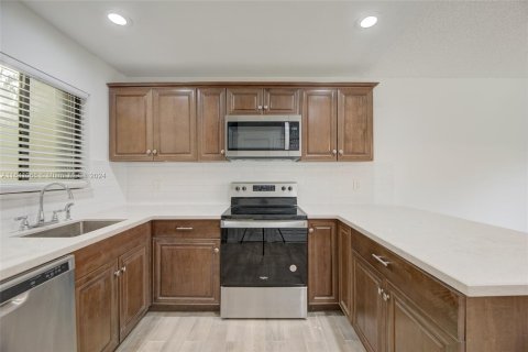 Adosado en venta en Tamarac, Florida, 2 dormitorios, 116.59 m2 № 1318760 - foto 2