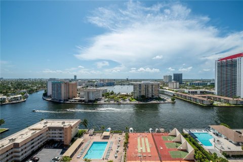 Copropriété à vendre à Hallandale Beach, Floride: 1 chambre, 120.77 m2 № 1318764 - photo 8