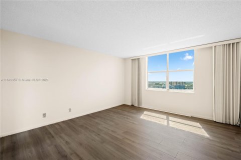 Copropriété à vendre à Hallandale Beach, Floride: 1 chambre, 120.77 m2 № 1318764 - photo 6