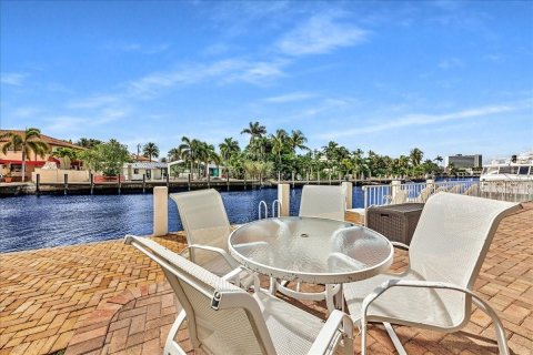 Condo in Fort Lauderdale, Florida, 2 bedrooms  № 1180123 - photo 17