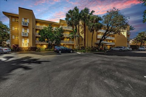 Condo in Fort Lauderdale, Florida, 2 bedrooms  № 1180123 - photo 11