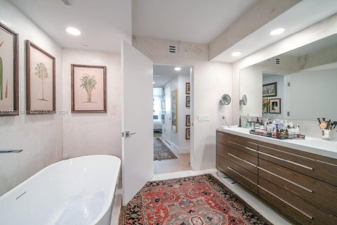 Condo in Key Biscayne, Florida, 3 bedrooms  № 1181068 - photo 25