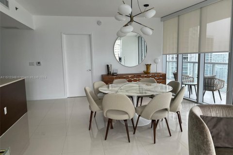 Condominio en venta en Miami, Florida, 2 dormitorios, 117.89 m2 № 952050 - foto 9