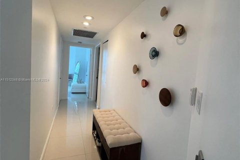 Condominio en venta en Miami, Florida, 2 dormitorios, 117.89 m2 № 952050 - foto 24