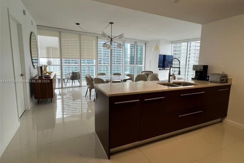 Condominio en venta en Miami, Florida, 2 dormitorios, 117.89 m2 № 952050 - foto 6