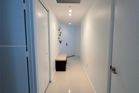 Condominio en venta en Miami, Florida, 2 dormitorios, 117.89 m2 № 952050 - foto 23