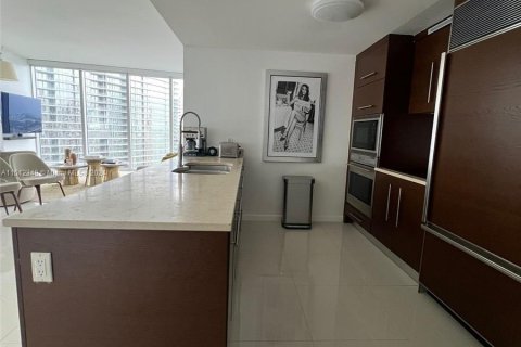 Condominio en venta en Miami, Florida, 2 dormitorios, 117.89 m2 № 952050 - foto 5