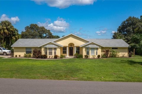 House in Lake Placid, Florida 3 bedrooms, 167.32 sq.m. № 1372976 - photo 1