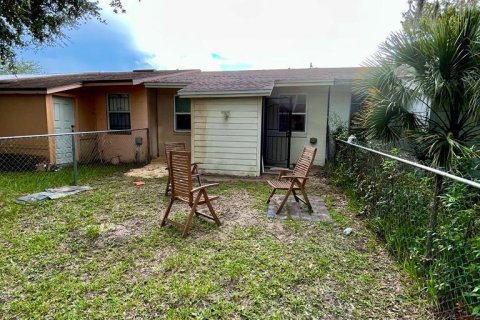 House in Jacksonville, Florida 2 bedrooms, 60.01 sq.m. № 770285 - photo 13