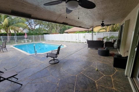 Casa en venta en Lake Worth, Florida, 3 dormitorios, 207.73 m2 № 1185465 - foto 1