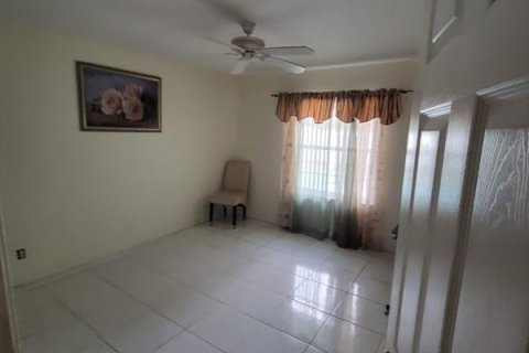 House in Lake Worth, Florida 3 bedrooms, 207.73 sq.m. № 1185465 - photo 4