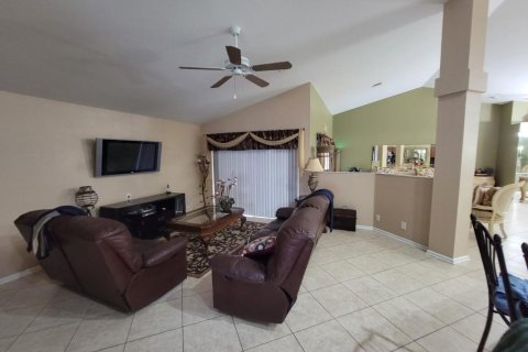 House in Lake Worth, Florida 3 bedrooms, 207.73 sq.m. № 1185465 - photo 14