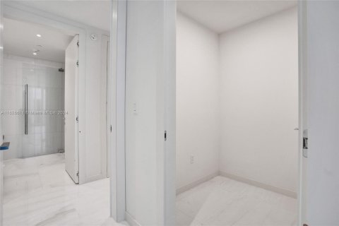 Condo in Miami, Florida, 2 bedrooms  № 1290776 - photo 14