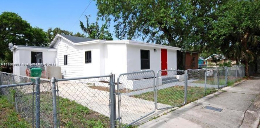 Casa en Miami, Florida 4 dormitorios, 159.51 m2 № 1431466