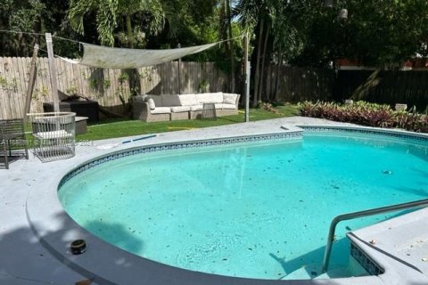 Casa en venta en Miami, Florida, 4 dormitorios, 159.51 m2 № 1431466 - foto 28