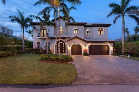 Villa ou maison à vendre à Fort Lauderdale, Floride: 4 chambres, 387.77 m2 № 814595 - photo 4