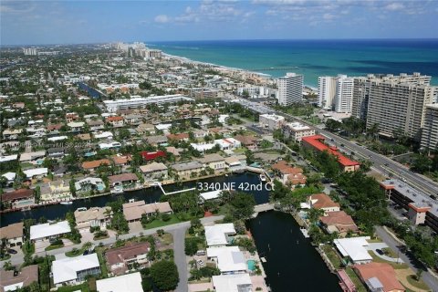 Villa ou maison à vendre à Fort Lauderdale, Floride: 4 chambres, 387.77 m2 № 814595 - photo 29