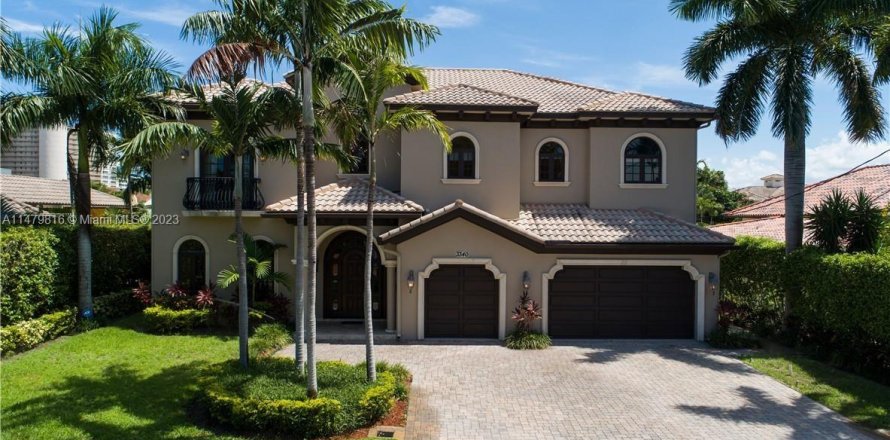 House in Fort Lauderdale, Florida 4 bedrooms, 387.77 sq.m. № 814595