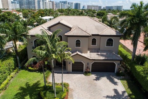 House in Fort Lauderdale, Florida 4 bedrooms, 387.77 sq.m. № 814595 - photo 30