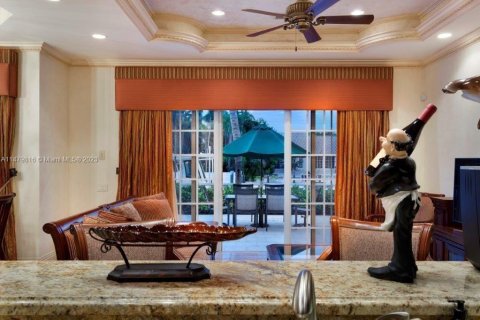 Villa ou maison à vendre à Fort Lauderdale, Floride: 4 chambres, 387.77 m2 № 814595 - photo 14