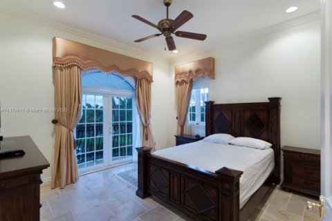 Купить виллу или дом в Форт-Лодердейл, Флорида 4 спальни, 387.77м2, № 814595 - фото 24