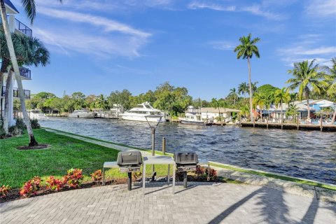 Condo in Fort Lauderdale, Florida, 2 bedrooms  № 1174331 - photo 2