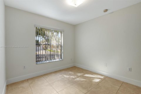 House in Homestead, Florida 3 bedrooms, 124.12 sq.m. № 839445 - photo 21