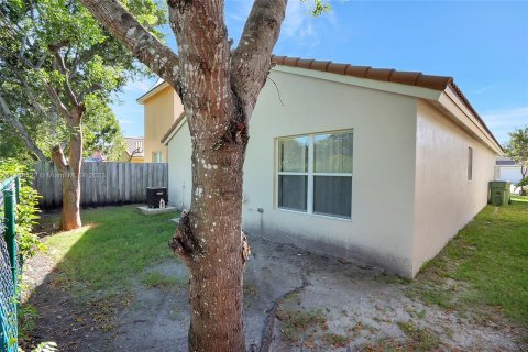 House in Homestead, Florida 3 bedrooms, 124.12 sq.m. № 839445 - photo 4