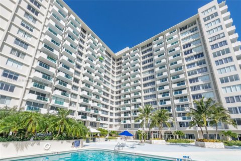 Copropriété à vendre à Miami Beach, Floride: 1 chambre, 90.12 m2 № 942808 - photo 11