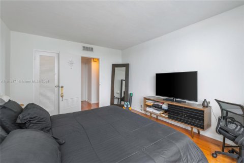 Condo in Miami Beach, Florida, 1 bedroom  № 942808 - photo 9