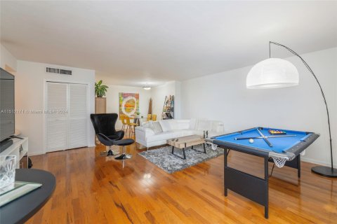 Copropriété à vendre à Miami Beach, Floride: 1 chambre, 90.12 m2 № 942808 - photo 4