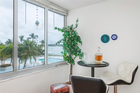 Copropriété à vendre à Miami Beach, Floride: 1 chambre, 90.12 m2 № 942808 - photo 3