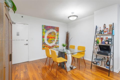 Condo in Miami Beach, Florida, 1 bedroom  № 942808 - photo 5