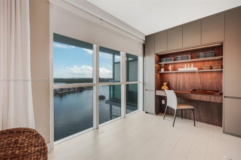 Condominio en venta en Sunny Isles Beach, Florida, 3 dormitorios, 160.91 m2 № 1318756 - foto 15