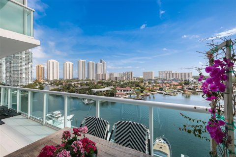 Condominio en venta en Sunny Isles Beach, Florida, 3 dormitorios, 160.91 m2 № 1318756 - foto 3