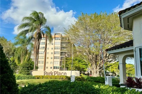 Condominio en venta en Pembroke Pines, Florida, 3 dormitorios, 121.7 m2 № 1150779 - foto 1